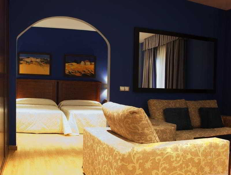 Hotel Ciudad Del Renacimiento Baeza Zimmer foto